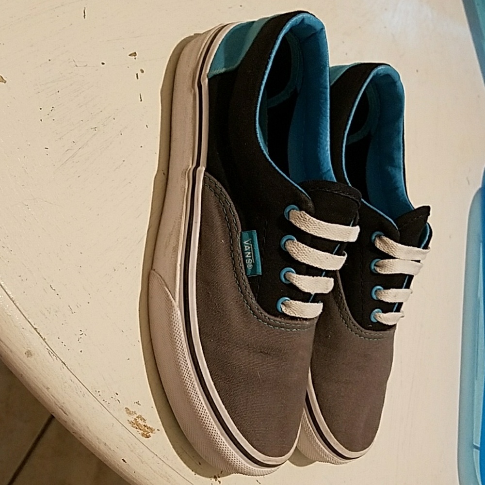 Vans - Picture 2 of 2